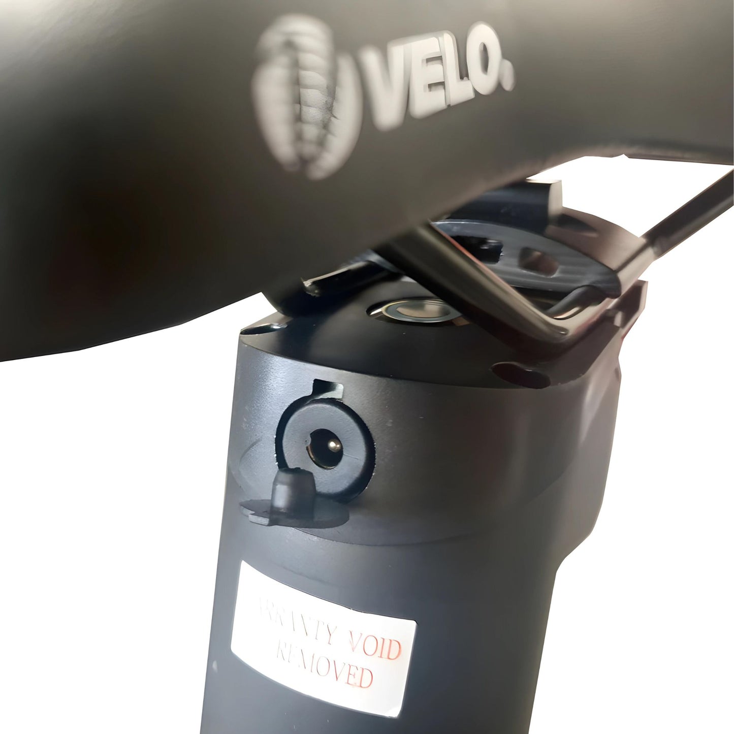 Close-up of the Geobike Melon E-Bike saddle and seat post.
