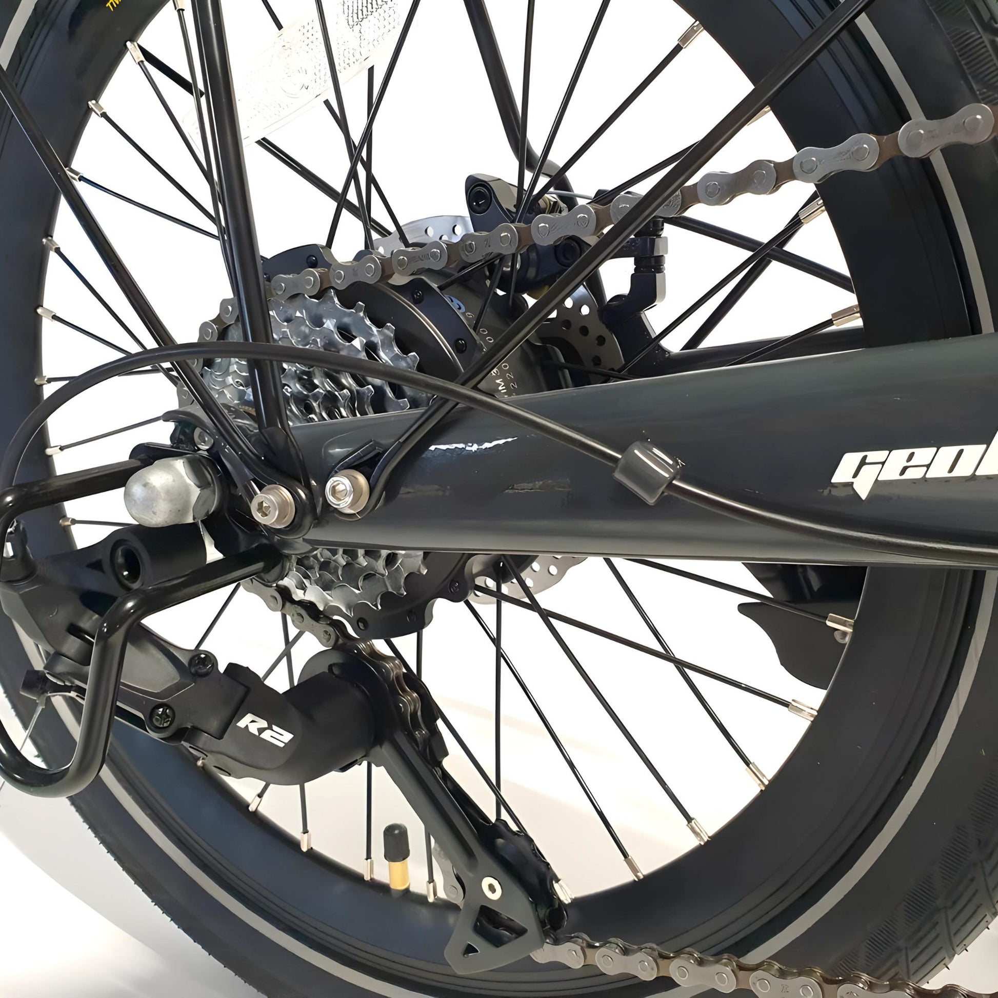 Detailed gear and wheel of Geobike Melon Folding E-Bike.
